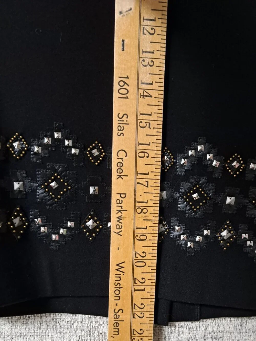DONCASTER NWT LADIES EMBELLISHED BLACK SKIRT LINED SIZE 4 BEAUTIFUL